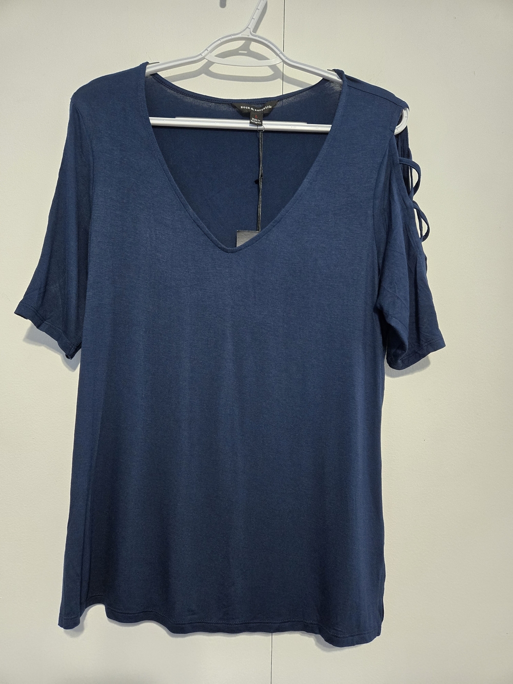 Rock & Republic Top Women’s Large Blue Lace Up Sleeve V Neck Tee NWT Stretch